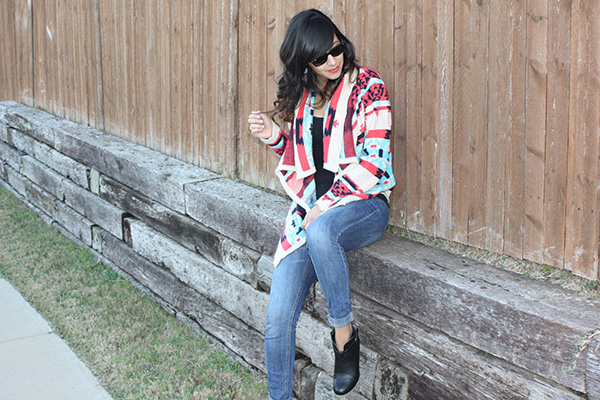 tribal-print-sweater-jeans-black-booties